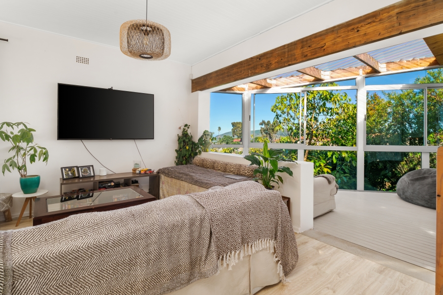 5 Bedroom Property for Sale in Heuwelkruin Western Cape